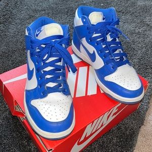 Boys size 4y dunks